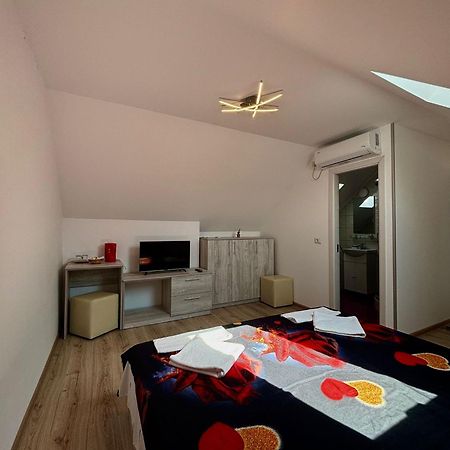 Calypso Rooms Făgăraş 外观 照片