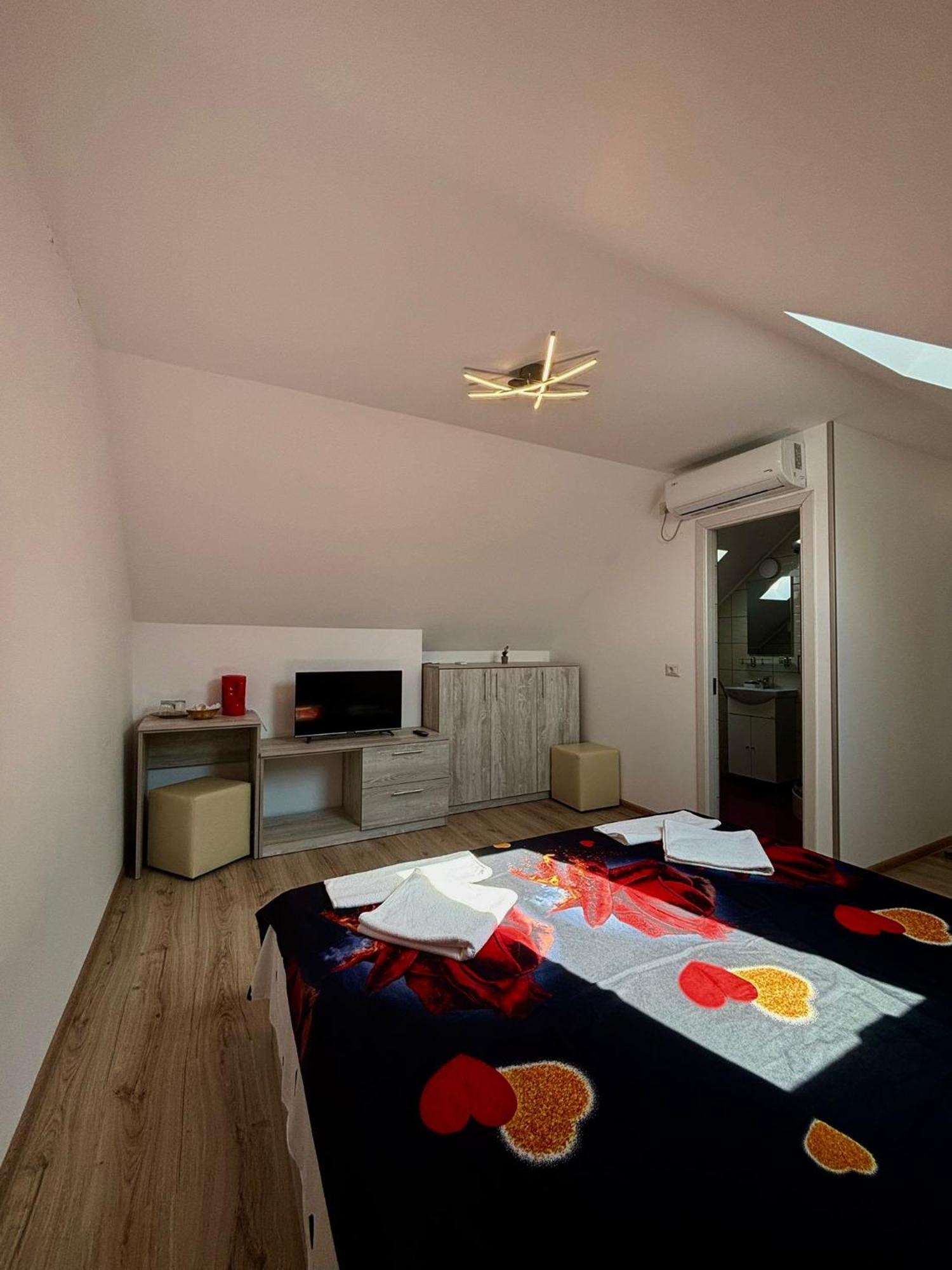 Calypso Rooms Făgăraş 外观 照片